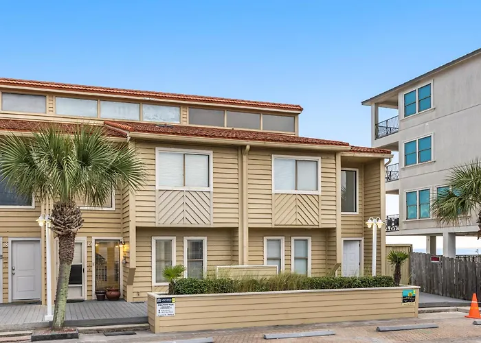 Dolphin Run At Green Reef Townhomes